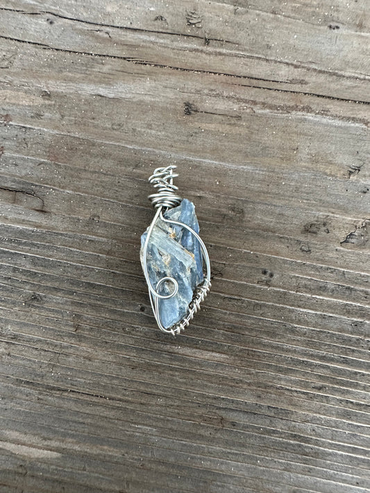 Blue kyanite pendant