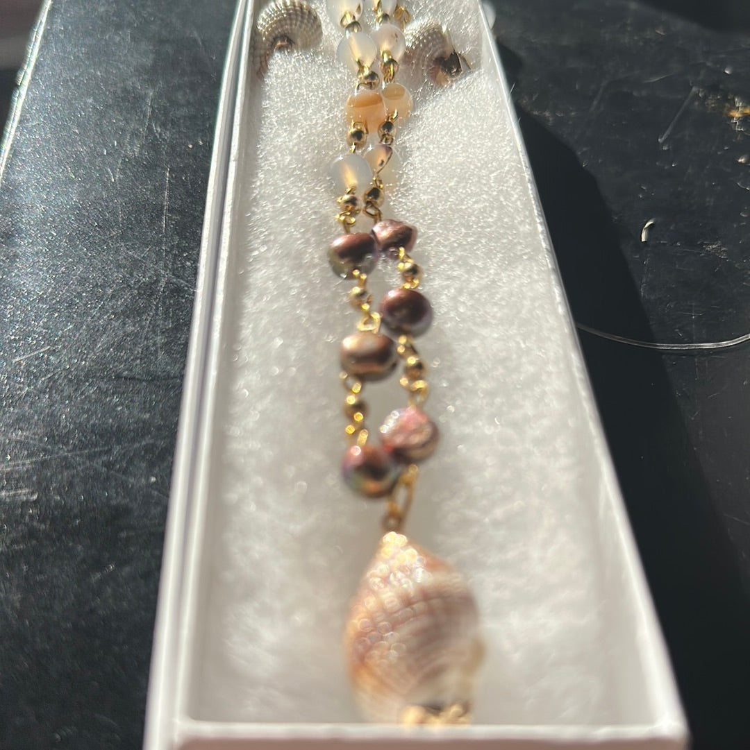 Agate shells